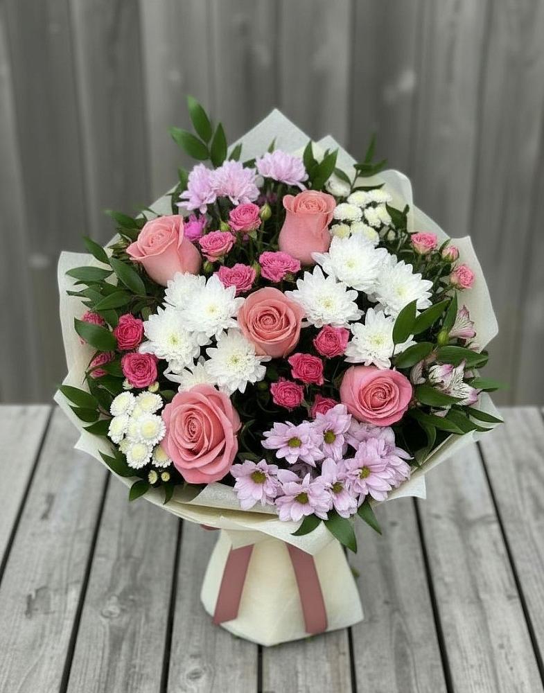 Букет цветов из: Альстромерии, Гвоздики, Розы и Хризантемы в Камышеватской