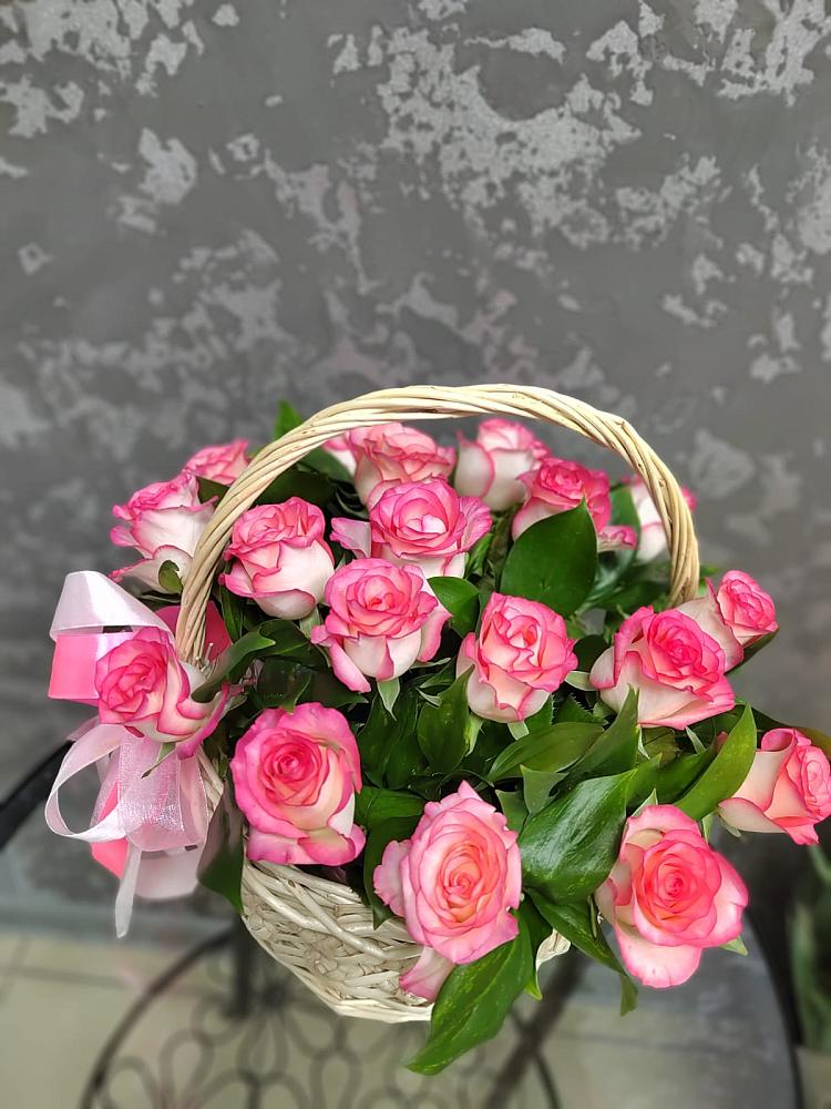Цветочная композиция из Розы в корзине в Камышеватской