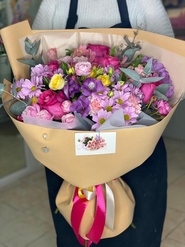 Букет цветов из: Хризантемы, Гвоздики и Альстромерии в Камышеватской