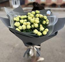 Букет Белые кустовые розы Солинеро в Камышеватской