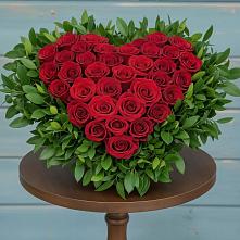 Цветочная композиция из Розы в виде сердца #REPLACE_PRED# Камышеватской