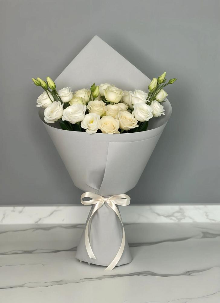 Букет цветов из: Розы и Лизиантусы в Камышеватской