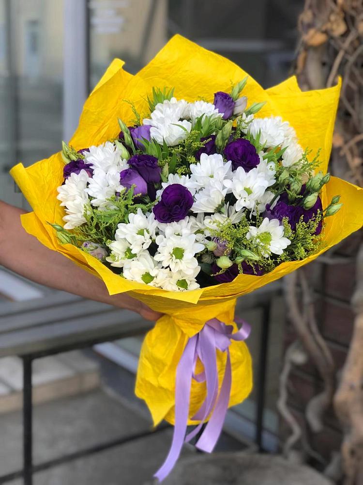 Букет цветов из: Ирисы, Хризантемы и Ромашки в Камышеватской
