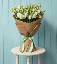 Букет цветов из:  Лизиантусы в Камышеватской