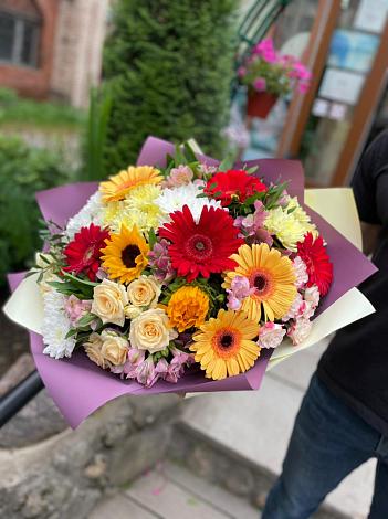 Букет цветов из: Герберы, Ромашки, Хризантемы, Розы и Подсолнухи в Камышеватской