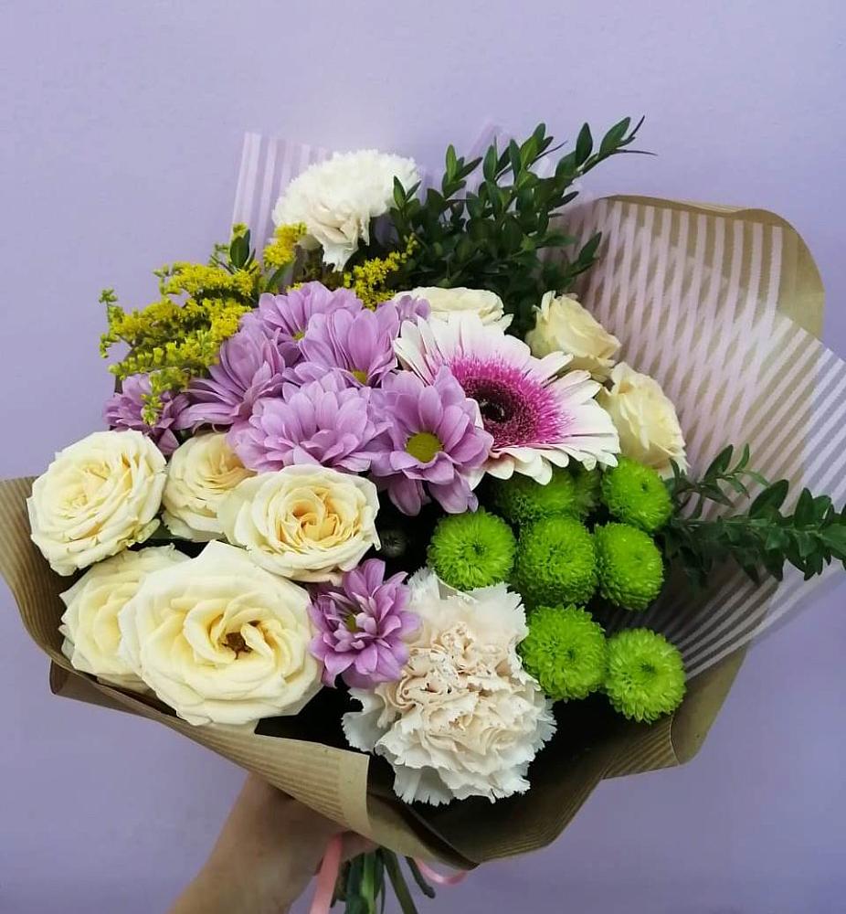 Букет цветов из: Хризантемы, Розы, Гвоздики и Герберы в Камышеватской