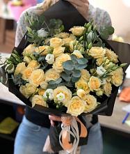 Букет цветов из:  Розы и Лизиантусы в Камышеватской