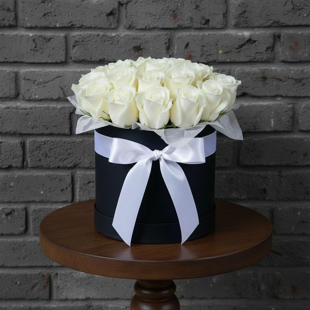 Цветочная композиция из Розы в шляпной коробке в Камышеватской