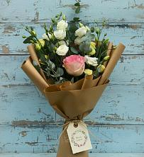 Букет цветов из:  Розы и Лизиантусы в Камышеватской