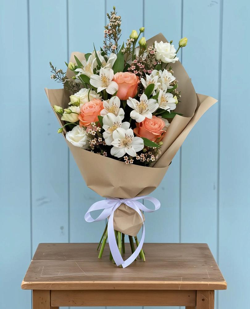 Букет цветов из: Альстромерии, Лизиантусы, Розы и Хризантемы в Камышеватской