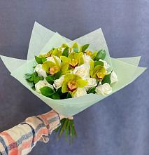 Букет цветов из:  Орхидеи и Розы в Камышеватской
