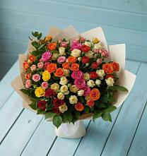 Букет Микс из разноцветных кустовых роз в Камышеватской